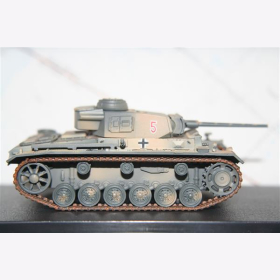 Panzer III Ausf.L 10.PzDiv. Afrikakorps 1942 1:72...