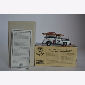 Matchbox YYM35187 1954 Ford Civil Defense Truck Modellauto OVP