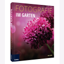 Mann Fotografie im Garten Bl&uuml;tenportr&auml;ts...