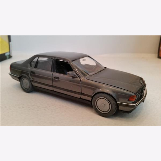 Schabak 1/24 BMW 850i Jaune - Modèle Réduit Diecast 1630 (Occasion)